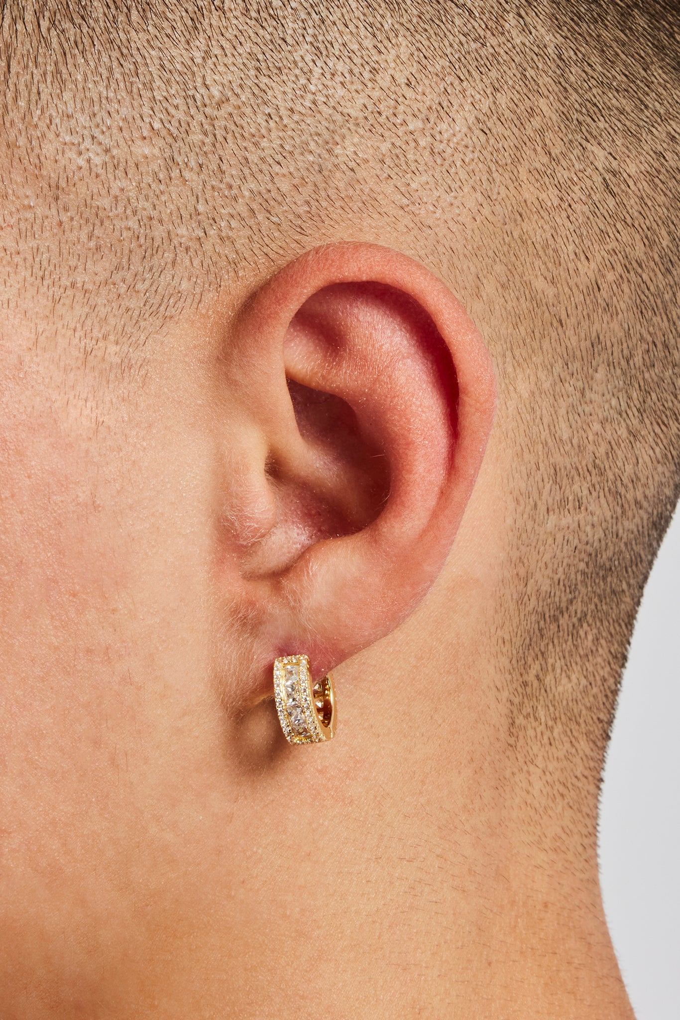 Transparente Baguette-Huggie-Ohrringe - Gold